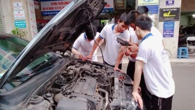 Nghề sửa chữa ô tô & những cơ hội nghề nghiệp cho bạn