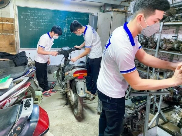 Học sửa chữa xe máy có khó không?