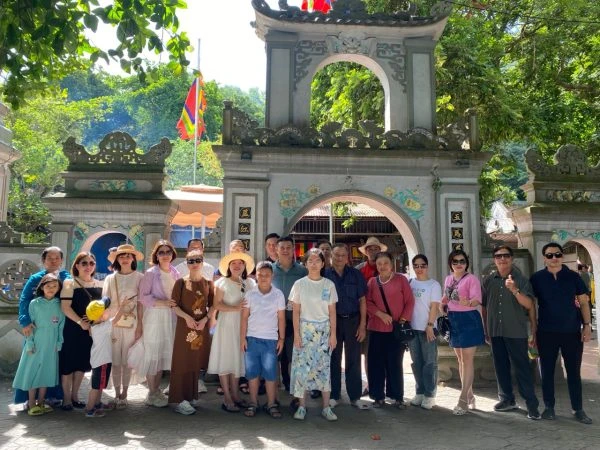 Tổ chức tham quan du lịch hè năm 2024 tại Cửa Lò cho cán bộ Nhà trường